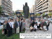 Αναμνηστική φωτογραφία Τριγλιανών στον ανδριάντα του Αγ. Χρυσοστόμου στη Θεσσαλονίκη